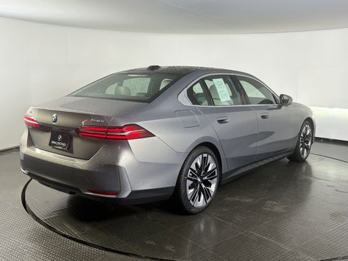 Certified 2025 BMW 540i xDrive AWD/4WD image 5