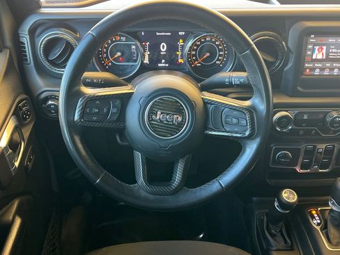 Used 2021 Jeep Gladiator Sport image 17