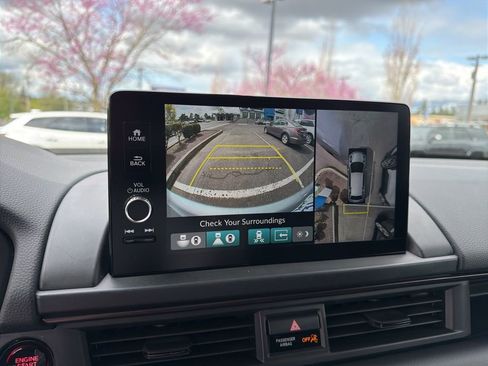 Used 2025 Honda Pilot TrailSport image 9