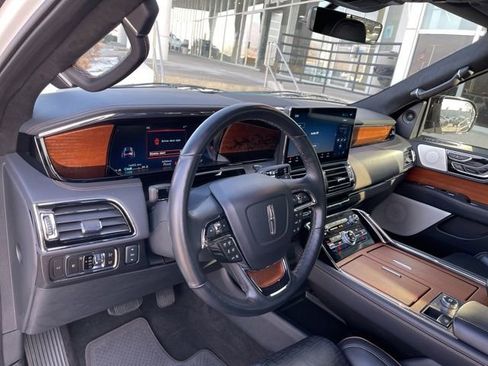 Used 2024 Lincoln Navigator Black Label image 8