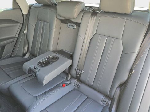New 2026 Audi Q5 Premium image 14