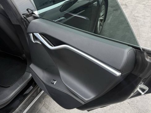 Used 2016 Tesla Model S 70D AWD/4WD image 4