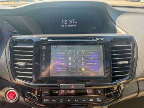 Used 2017 Honda Accord EX-L image 11