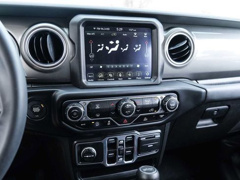 Used 2023 Jeep Wrangler Unlimited Sahara AWD/4WD image 38