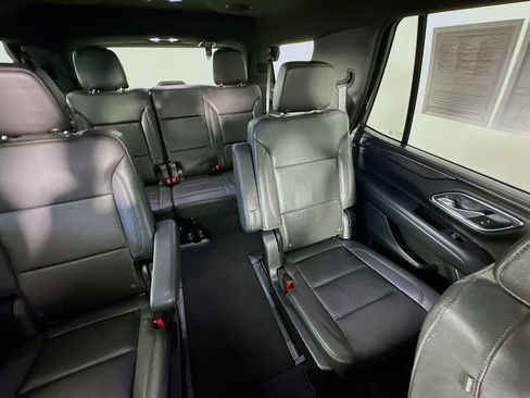 Used 2023 Chevrolet Tahoe Z71 w/ Z71 Off-Road Package AWD/4WD image 14