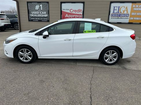 Used 2018 Chevrolet Cruze LT image 8