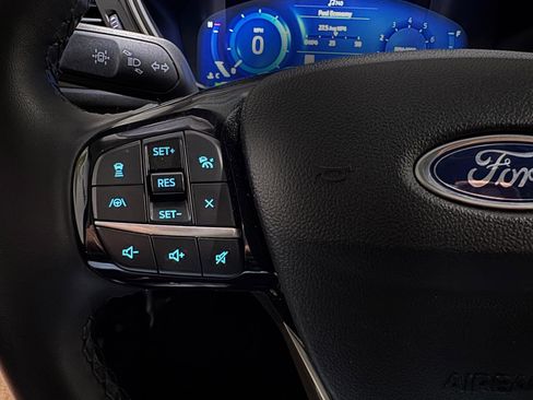Used 2021 Ford Escape SEL w/ Technology Package FWD image 4