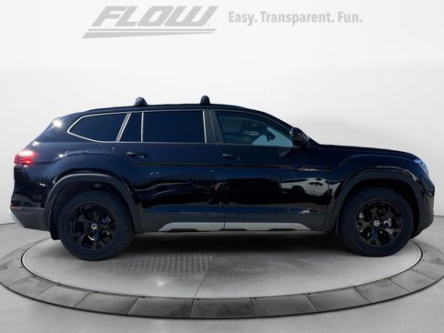 Certified 2025 Volkswagen Atlas Peak Edition SE image 8