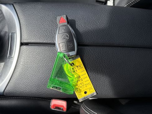 Used 2016 Mercedes-Benz GLC 300 4MATIC w/ Driver Assistance Package image 22