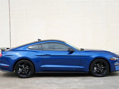 Used 2022 Ford Mustang Coupe w/ Black Accent Package RWD image 38