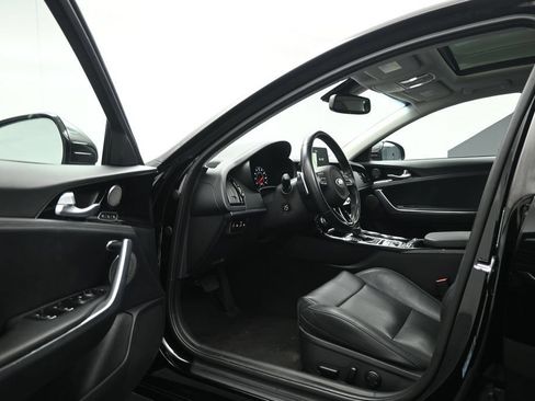 Used 2019 Kia Stinger Premium RWD image 6