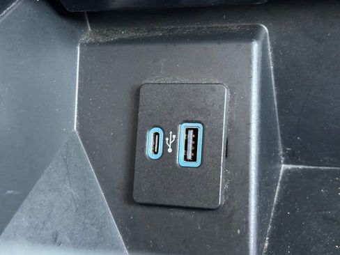 Used 2023 Ford F150 Lariat image 40