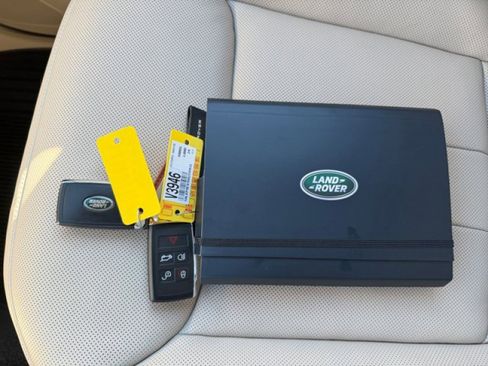 Certified 2024 Land Rover Range Rover SE image 22