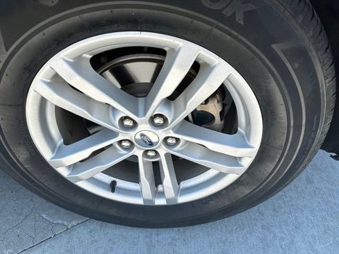 Used 2020 Ford Explorer XLT RWD image 8
