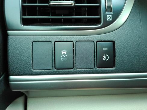 Used 2012 Toyota Camry LE FWD image 33