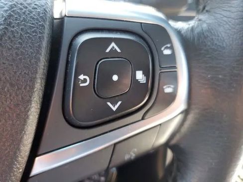 Used 2017 Toyota Camry SE FWD image 26
