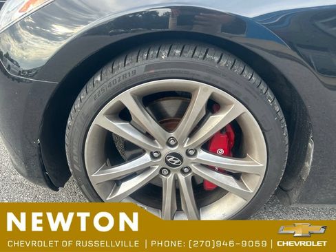Used 2012 Hyundai Genesis 3.8 RWD image 20