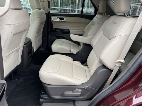 Used 2022 Ford Explorer Platinum w/ Equipment Group 601A image 17