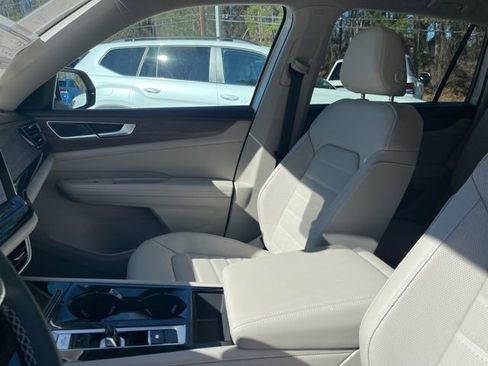 New 2026 Volkswagen Atlas SEL image 10