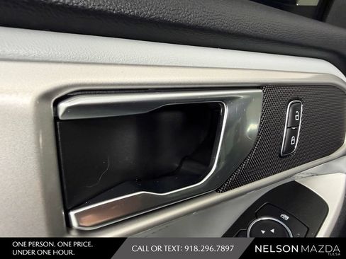 Used 2022 Ford Explorer XLT w/ Equipment Group 202A AWD/4WD image 20