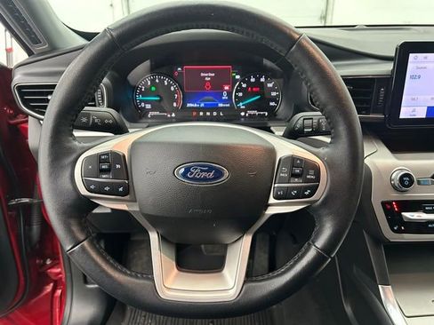 Used 2023 Ford Explorer XLT w/ Equipment Group 202A image 19