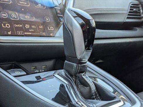 Used 2021 Subaru Outback Premium image 14