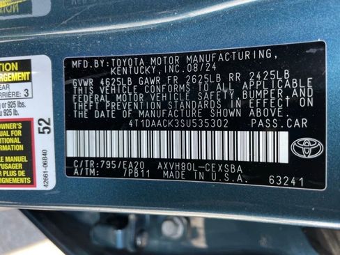 Used 2025 Toyota Camry SE image 31