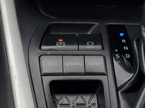 Used 2019 Toyota RAV4 XLE FWD image 27