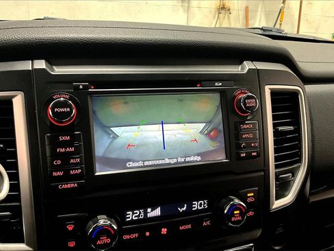 Used 2018 Nissan Titan PRO-4X image 14