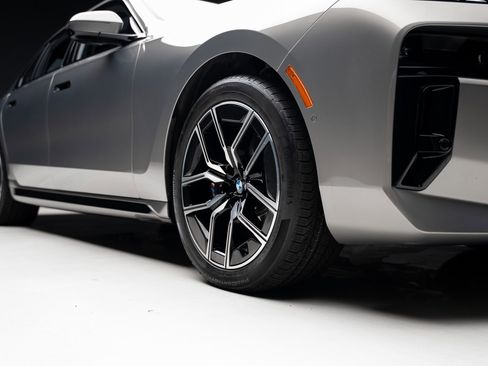 Used 2023 BMW 740i RWD image 77