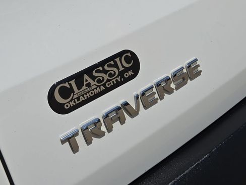 Used 2020 Chevrolet Traverse LT FWD image 33