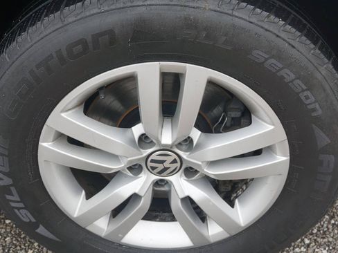 Used 2015 Volkswagen Tiguan S FWD image 22