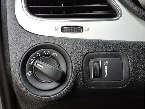 Used 2018 Dodge Journey SE w/ Blacktop Package FWD image 18