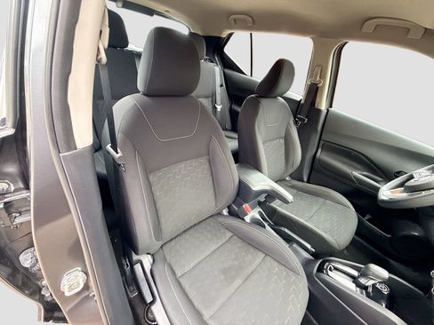 Used 2022 Nissan Kicks S FWD image 24