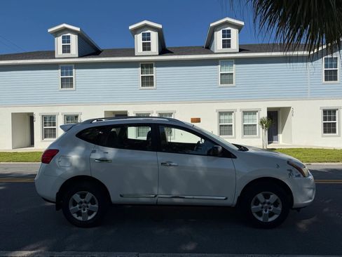 Used 2014 Nissan Rogue S w/ Convenience Package image 4