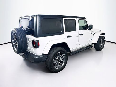 Used 2024 Jeep Wrangler Unlimited w/ Convenience Group AWD/4WD image 9