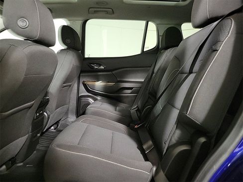 Certified 2023 GMC Acadia SLE w/ Driver Convenience Package image 14