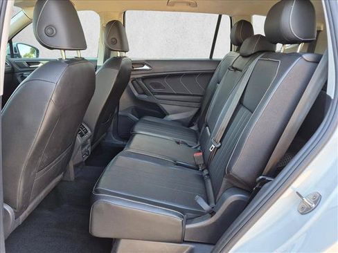 Used 2024 Volkswagen Tiguan SE w/ MDO Package, Three-Row FWD image 18