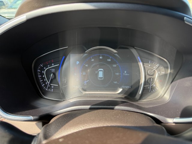 Used 2020 Hyundai Santa Fe Limited FWD image 11