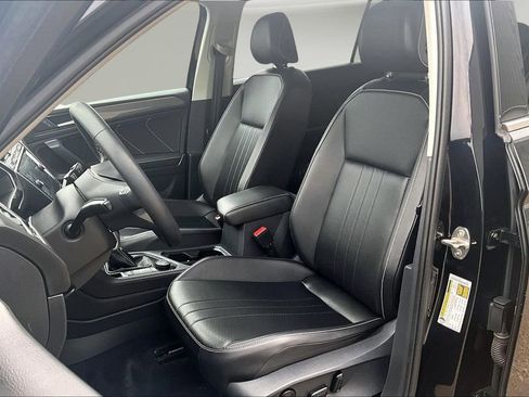 Used 2022 Volkswagen Tiguan SE image 22