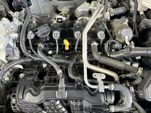 Used 2022 Mitsubishi Outlander SE image 29