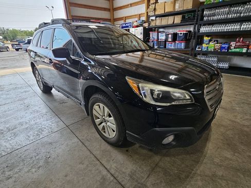 Used 2017 Subaru Outback 2.5i Premium AWD/4WD image 10