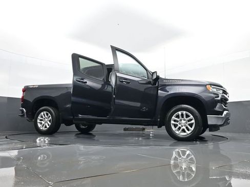 Used 2024 Chevrolet Silverado 1500 LT AWD/4WD image 31