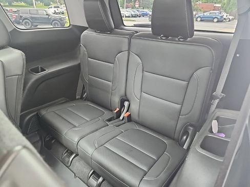 Used 2023 GMC Acadia SLT w/ Elevation Edition AWD/4WD image 16