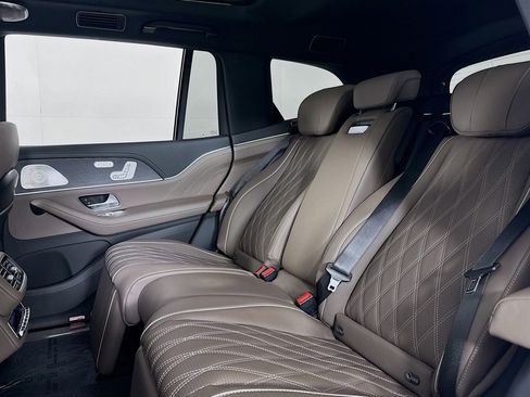 New 2026 Mercedes-Benz Maybach GLS 600 4MATIC image 7