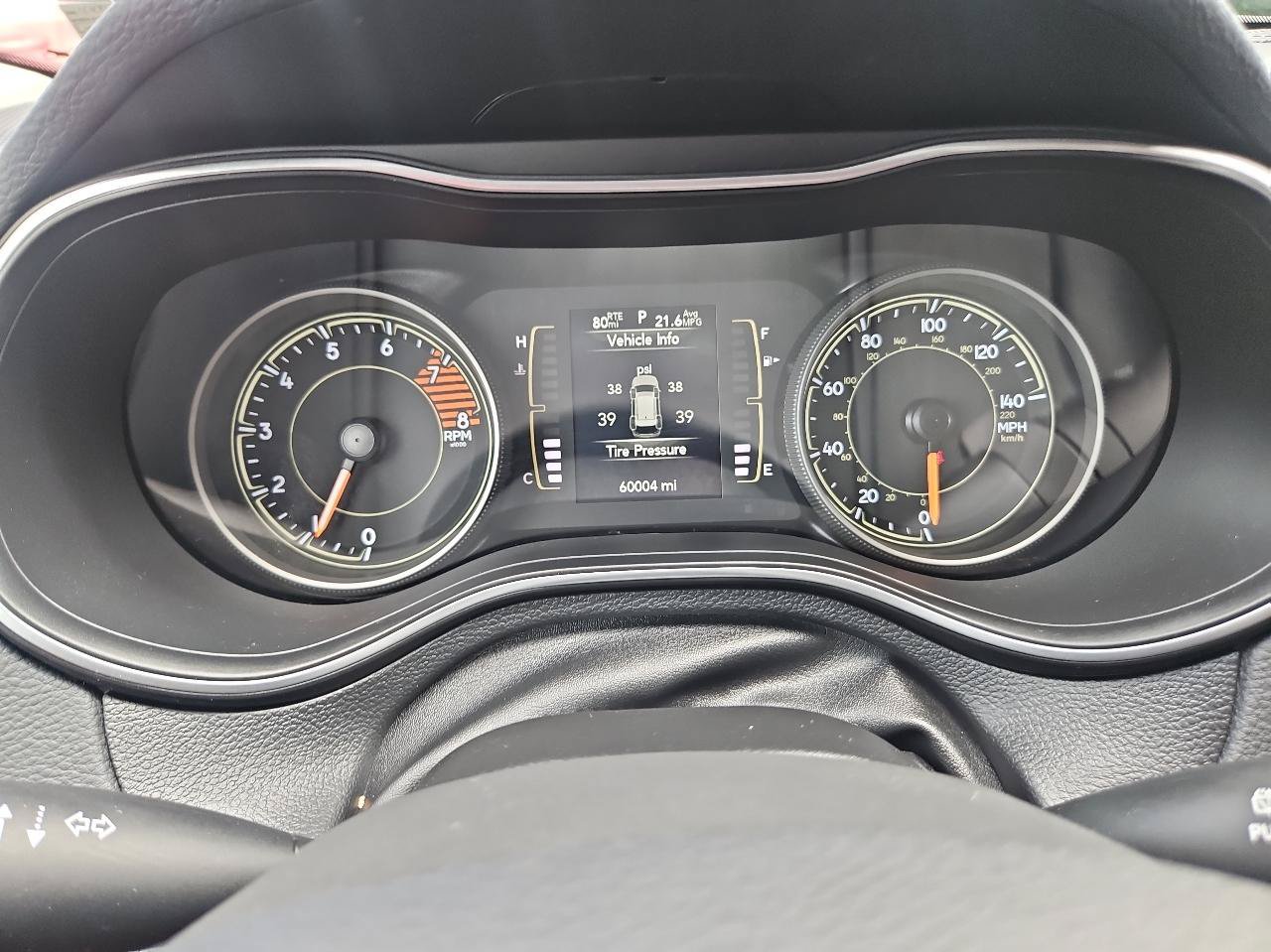 Used 2021 Jeep Cherokee Latitude Lux w/ Mopar Interior Package AWD/4WD image 25