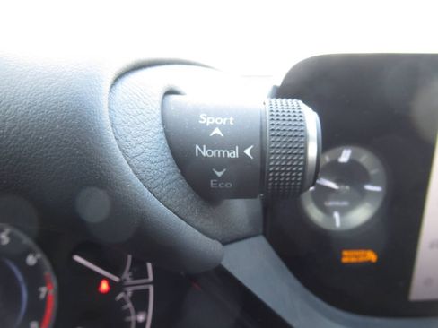 Used 2024 Lexus ES 350 Base 4dr Sedan w/ Premium Package image 28