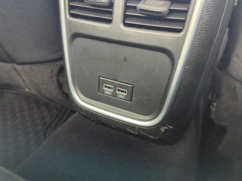 Used 2022 Chrysler 300 Touring w/ Sport Appearance Package image 34