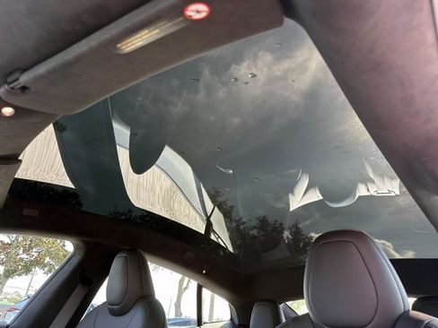 Used 2021 Tesla Model S Plaid image 21