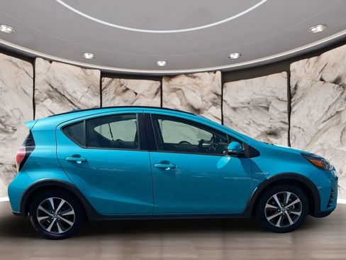 Used 2018 Toyota Prius C One w/ Carpet Mat Package FWD image 4